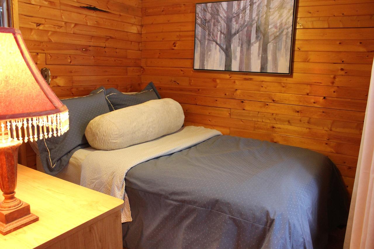 Lakefront Hope Lodge Miller Lake Esterno foto