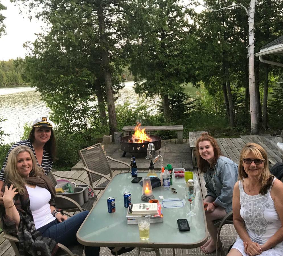 Lakefront Hope Lodge Miller Lake Esterno foto