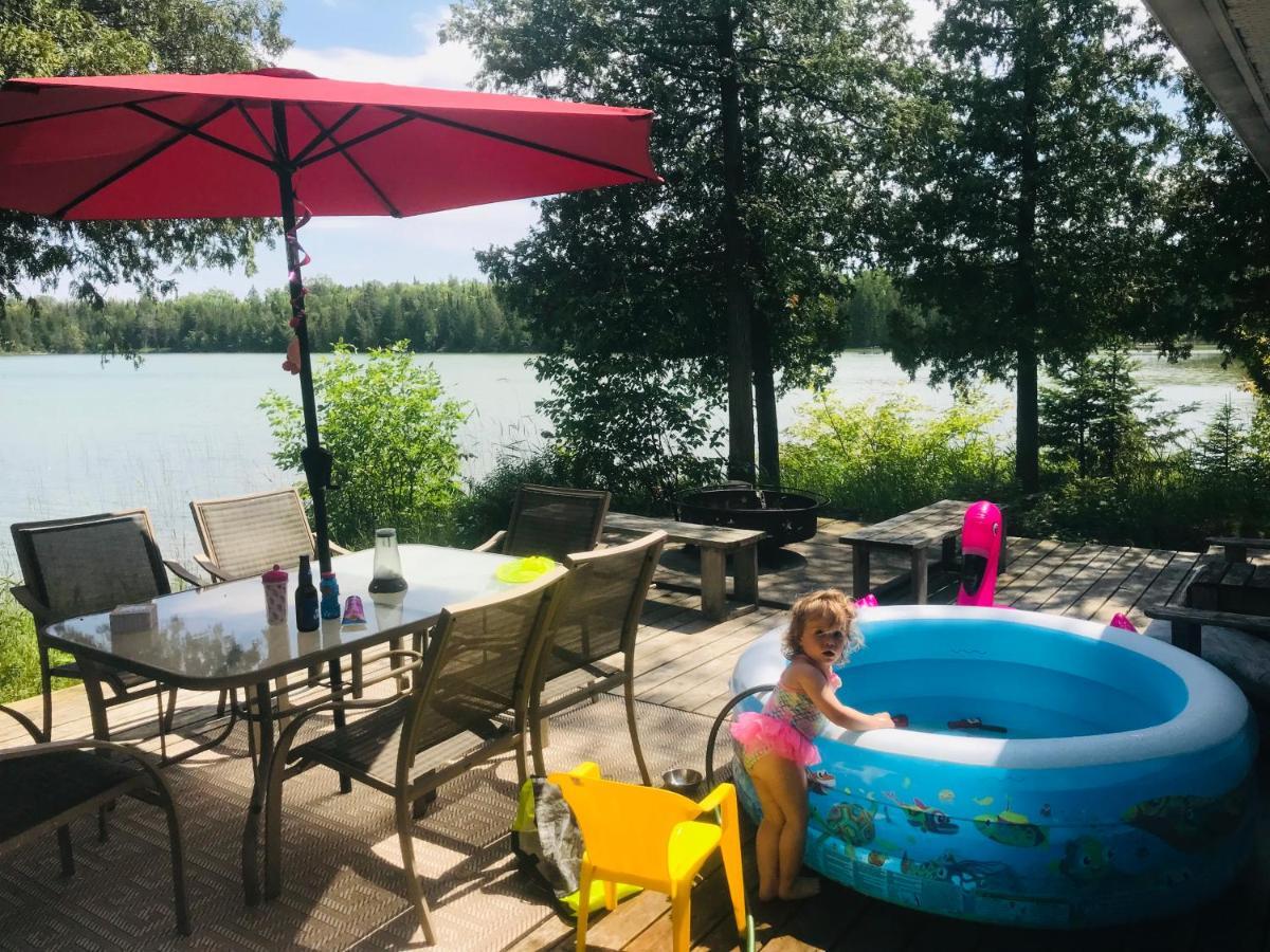 Lakefront Hope Lodge Miller Lake Esterno foto